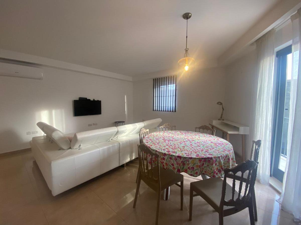 Cozy 2 Bedroom Apartment Near Seafront Gzira Eksteriør bilde