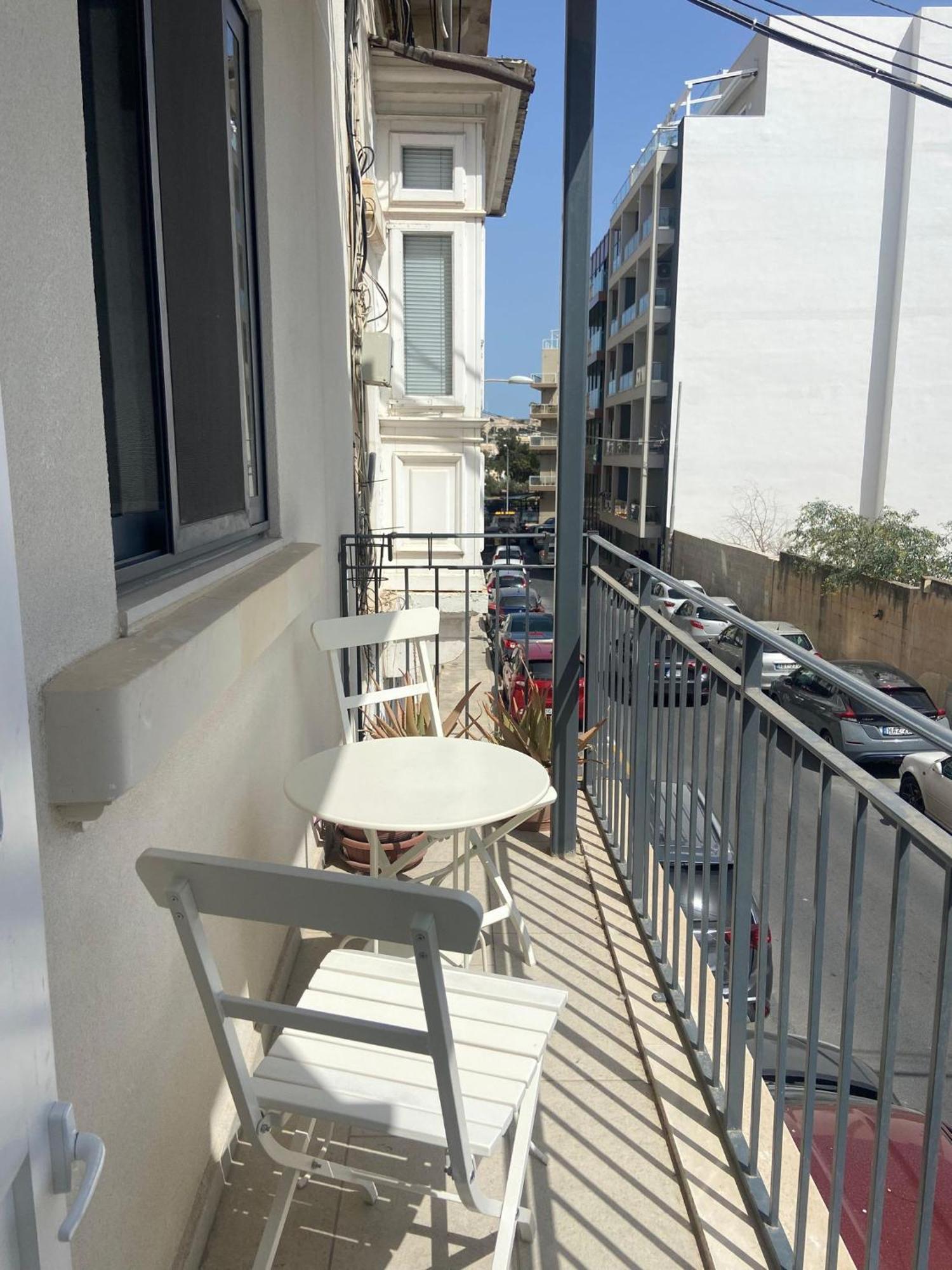 Cozy 2 Bedroom Apartment Near Seafront Gzira Eksteriør bilde